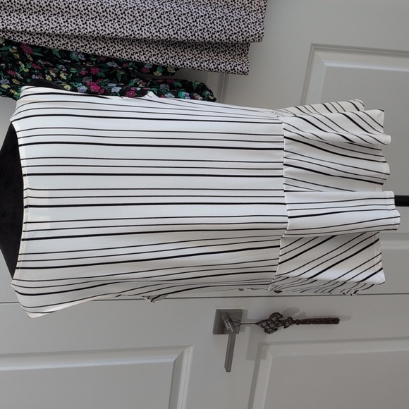 Chicos Stripe sleeveless Peplum top - Picture 4 of 9